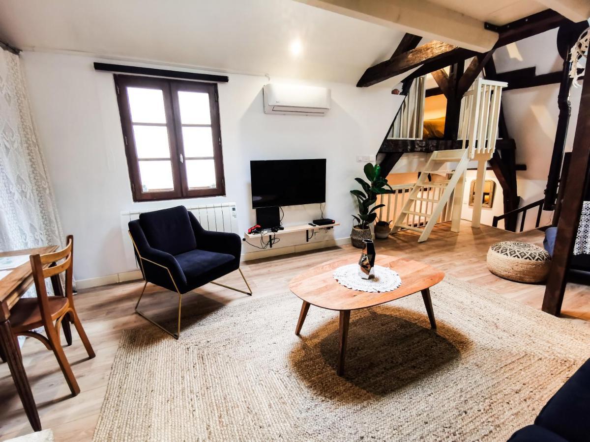 شقة Loft Atypique Au Calme Avec Cour Privative بورج المظهر الخارجي الصورة